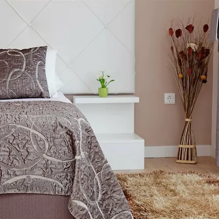 Boutique Telenta 4*